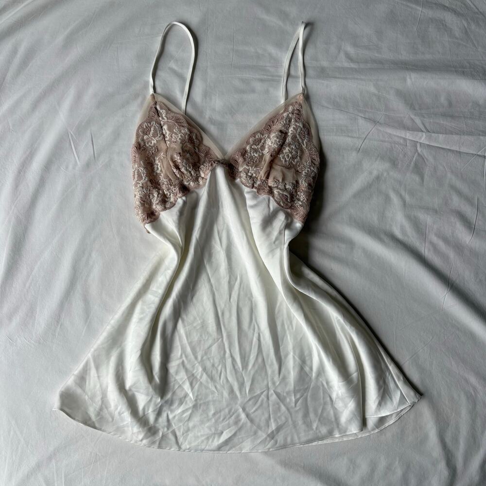 Flora Nikrooz Ivory Satin Slip Dress NWT - Size Medium